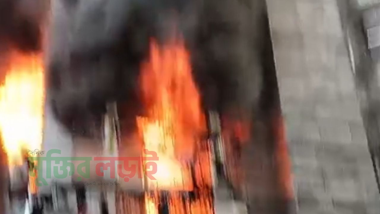 উত্তরা আবাসিক ভবনে ভয়াবহ আগুন: মৃত বেড়ে ৬, আহত অন্তত ১০