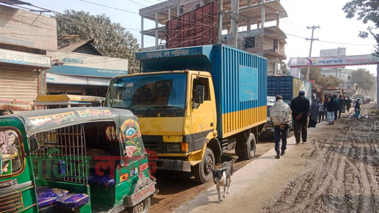 কুমিল্লা–বুড়িচং–ব্রাহ্মণপাড়া সড়ক দীর্ঘদিনের সংস্কারে ভোগান্তিতে পাঁচ লাখ মানুষ