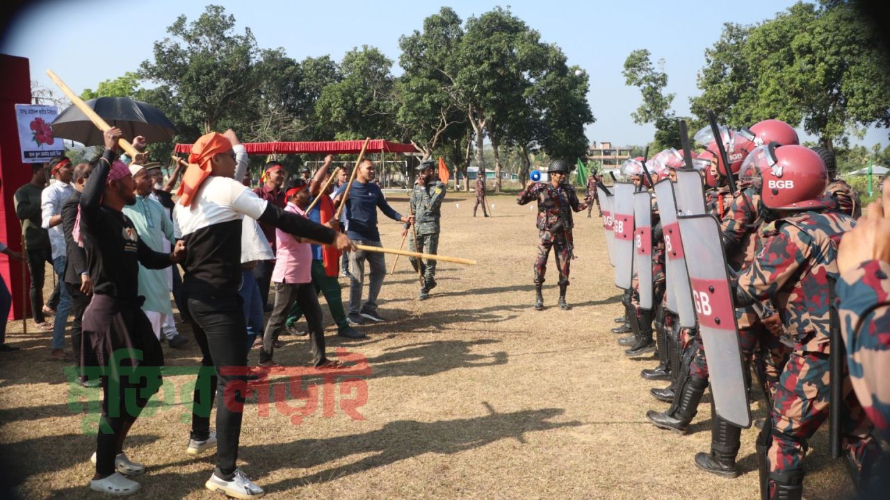 নির্বাচনকালীন নিরাপত্তা ও সার্বিক প্রস্তুতি নিয়ে বাঘাইছড়িতে বিজিবির প্রশিক্ষণ অনুশীলন
