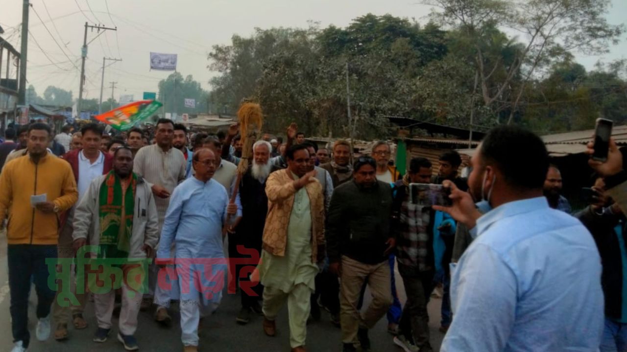 রাণীনগরের খানপুকুরে বিএনপি মনোনীত প্রার্থীর নির্বাচনী প্রচারণা