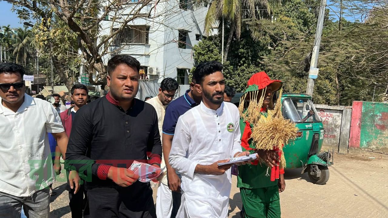 রাঙামাটিতে দীপেন দেওয়ানের পক্ষে জহিরুল ইসলাম রাসেলের ব্যাপক গণসংযোগ