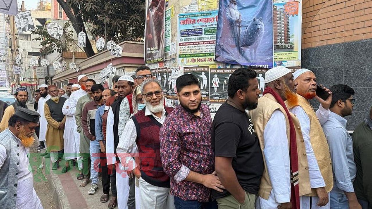 ২৯৯ আসনে একযোগে ভোটগ্রহণ শুরু