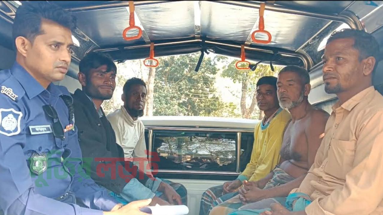 ঝিনাইগাতীতে বালু উত্তোলন ও পরিবহনের দায়ে  ৫ জনের কারাদণ্ড