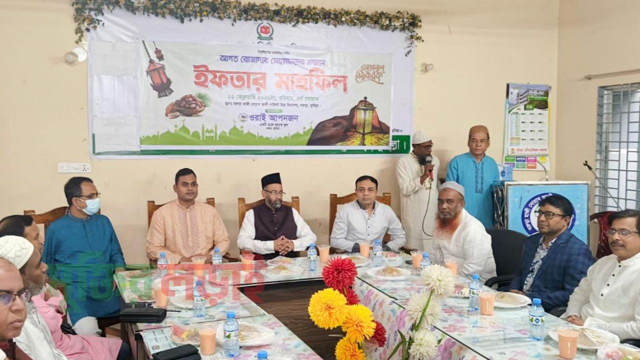 বরুড়ায় রোজাদারদের সম্মানে ওরাই আপনজন সামাজিক সংগঠনের ইফতার মাহফিল অনুষ্ঠিত