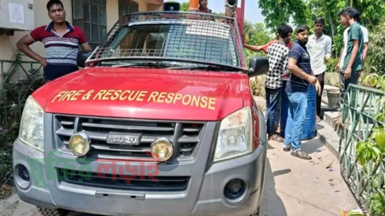 ভুয়া চাহিদাপত্রে তেল নেওয়ার চেষ্টা: রাজশাহীতে ফায়ার সার্ভিসের ৫ কর্মী প্রত্যাহার