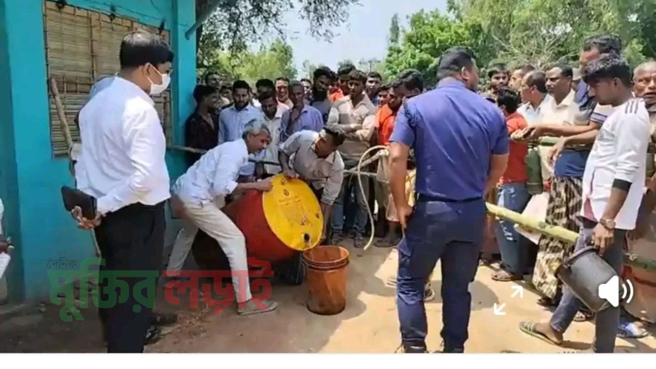 বাড়িতে পেট্রোল রেখে গভীর রাতে বেশি দামে বিক্রির দায়ে কারাদণ্ড