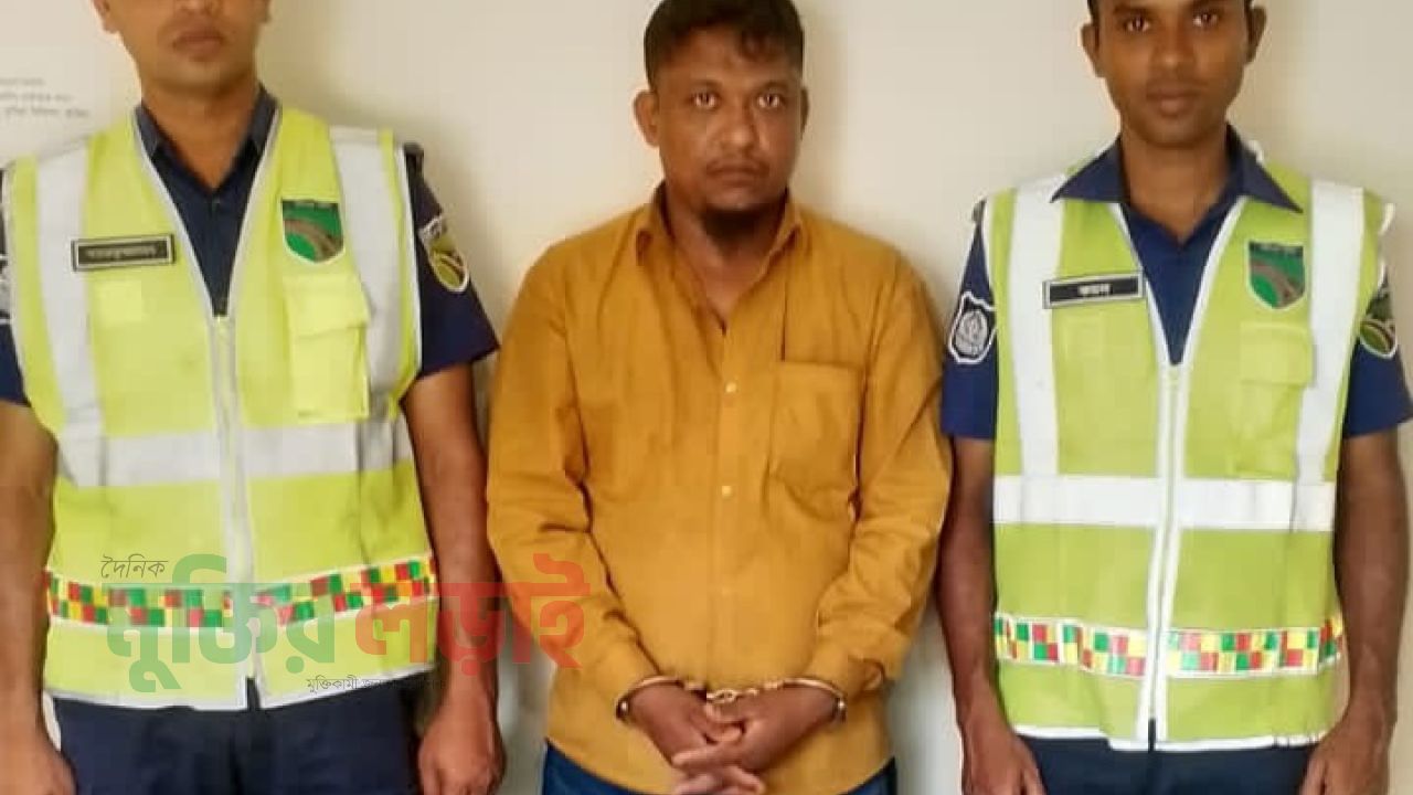 কুমিল্লায় পায়ূপথে করে ১২শত পিছ ইয়াবা পাচারের সময় আটক এক