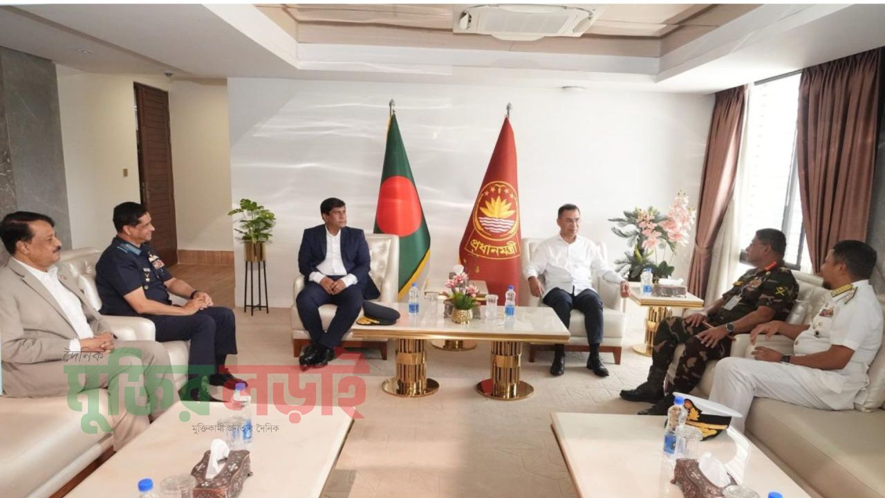 সশস্ত্র বাহিনীর সদস্যদের উদ্দেশ্যে প্রধানমন্ত্রী এর দরবার অনুষ্ঠিত