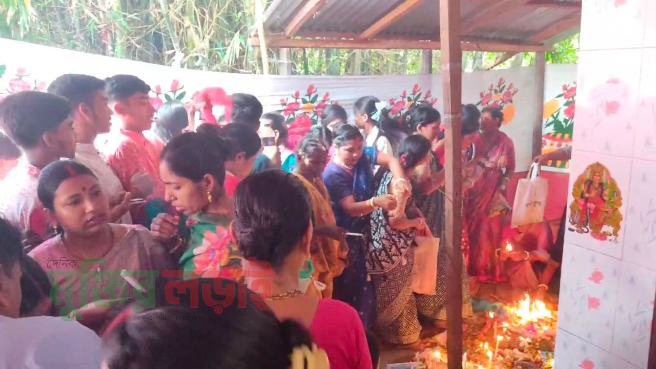 কচুয়ায় শত বছরের ঐতিহ্যের বৈশাখী মেলায় দর্শনার্থীদের ঢল