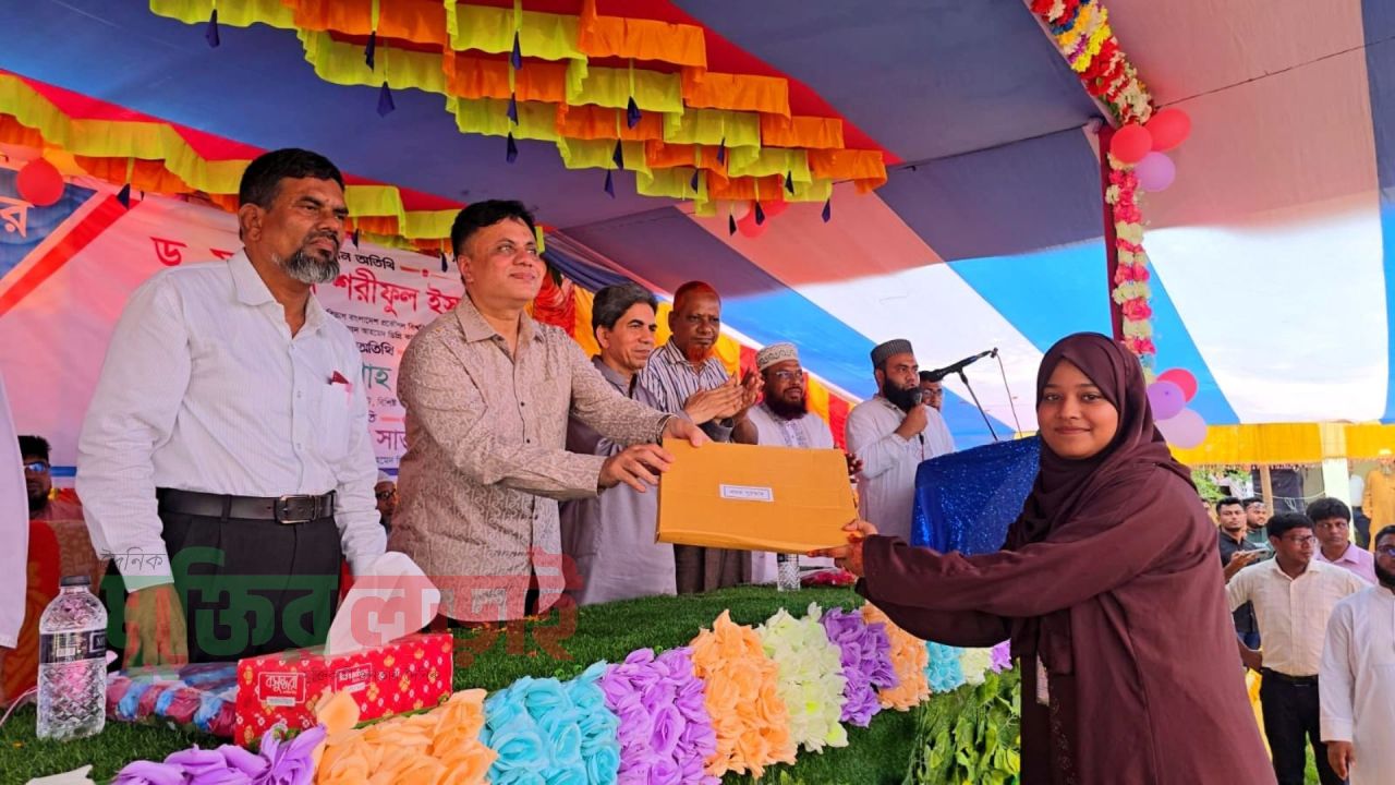 মুরাদনগরে কাজী নোমান কলেজে বার্ষিক ক্রীড়া ও সাংস্কৃতিক প্রতিযোগিতার পুরস্কার বিতরণ