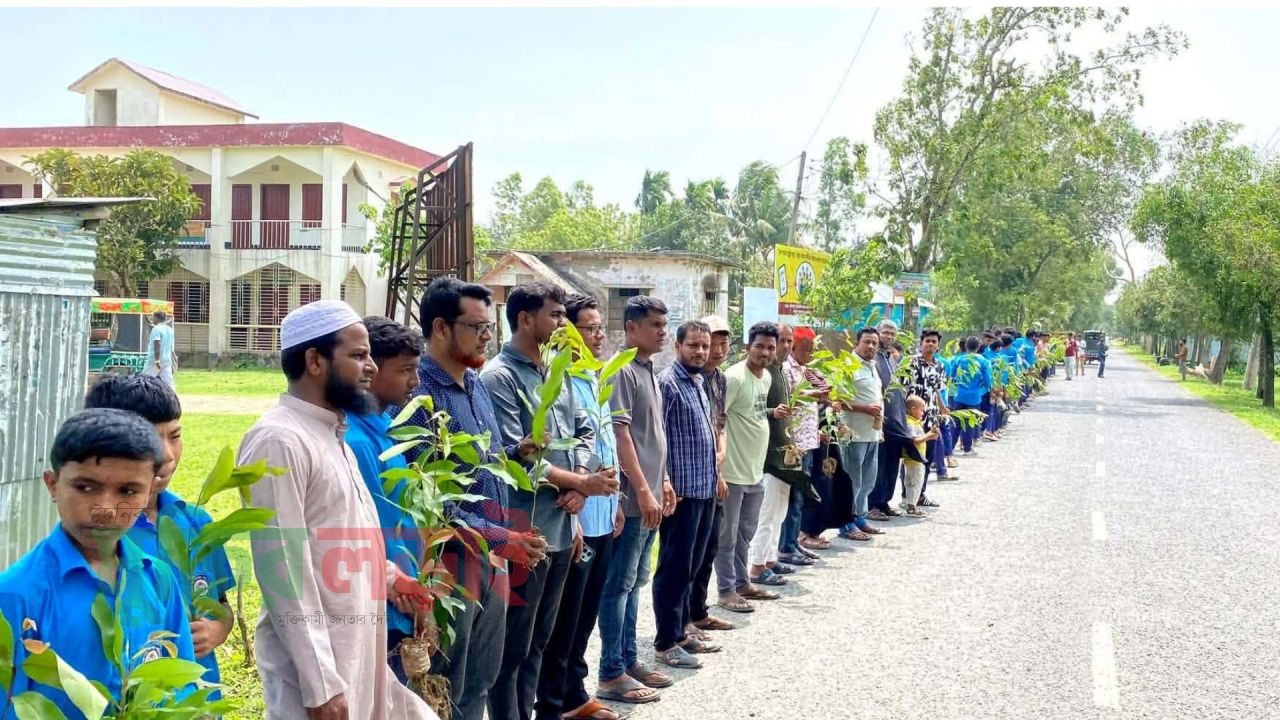 বিশ্ব পৃথিবী দিবসে শেরপুরে বৃক্ষরোপণঃ শিক্ষার্থী-স্বেচ্ছাসেবীদের সবুজের প্রত্যয়