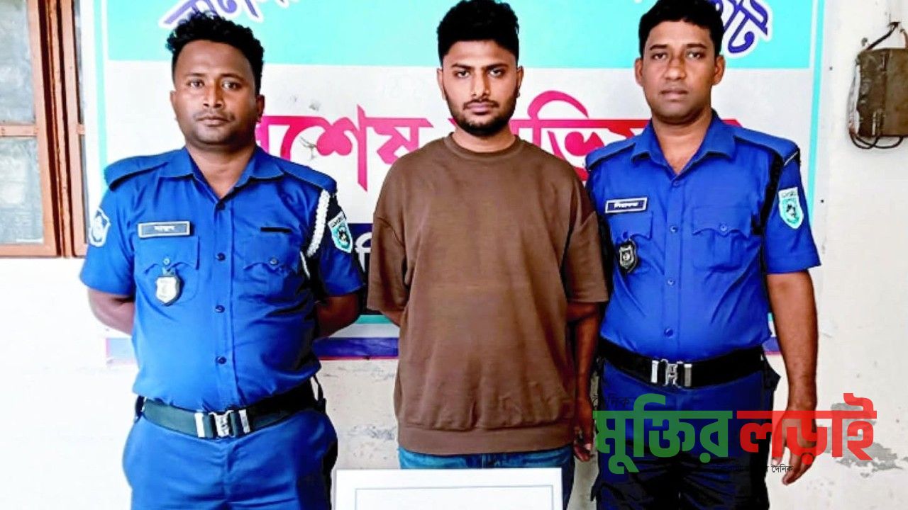 লালমনিরহাটে ২ কোটি টাকার বৈদেশিক মুদ্রাসহ যুবক আটক