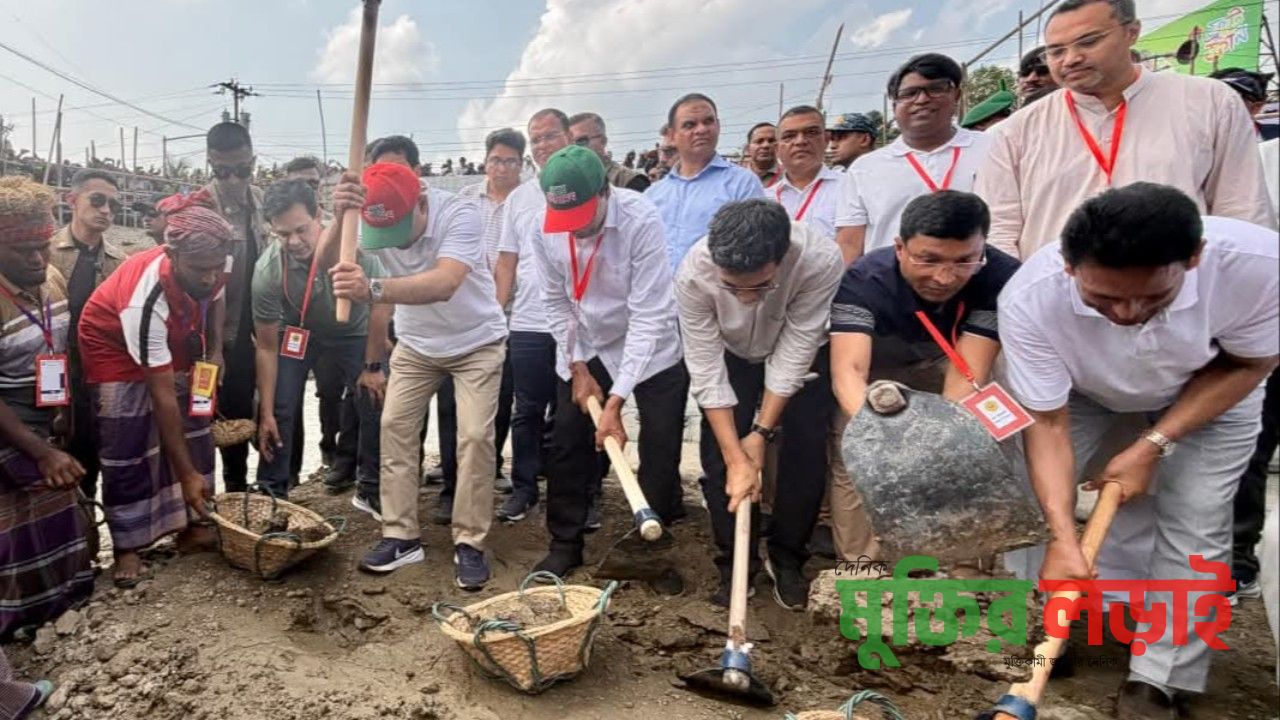 শাহরাস্তিতে খাল পুনঃখনন কর্মসূচির উদ্বোধন করলেন প্রধানমন্ত্রী তারেক রহমান