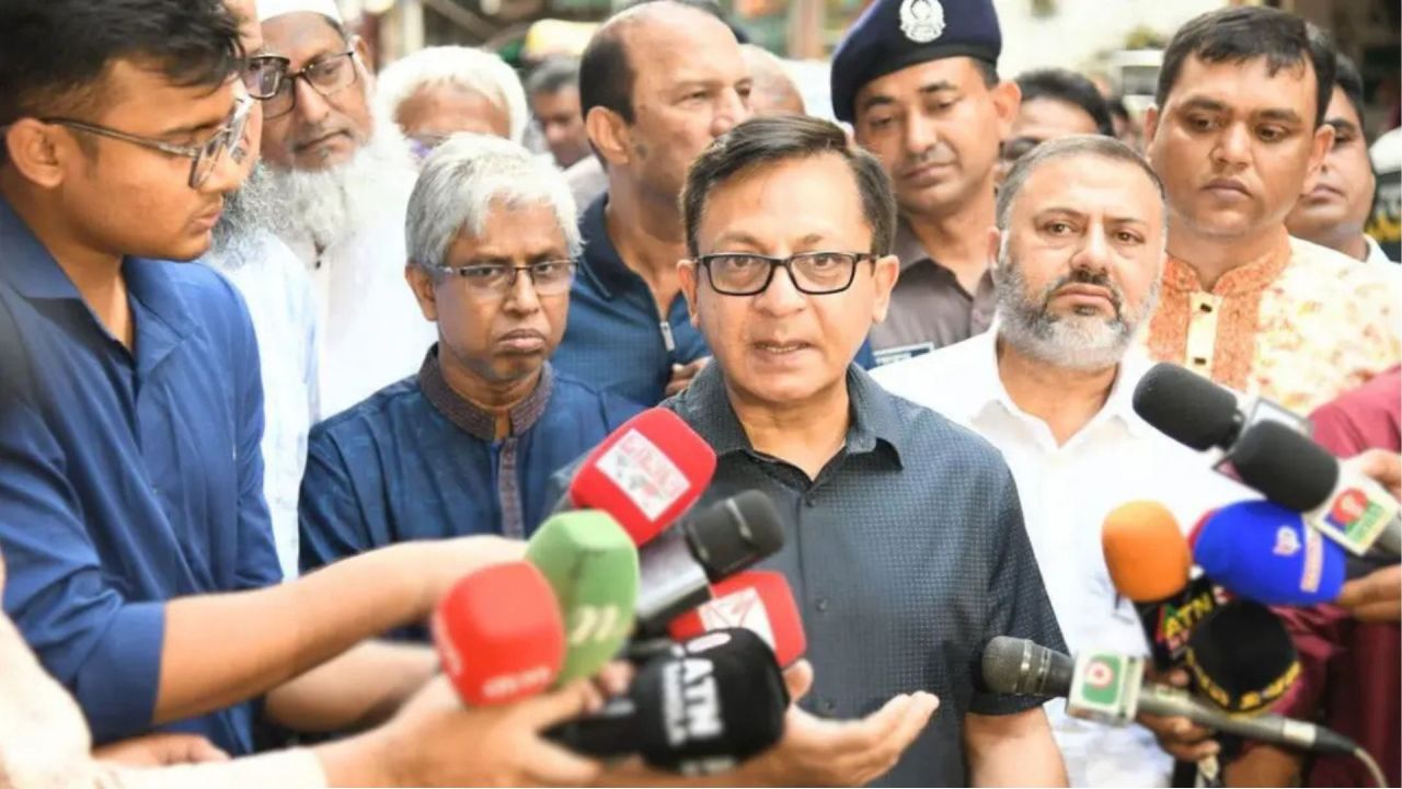 বাণিজ্য, শিল্প এবং বস্ত্র ও পাটমন্ত্রী খন্দকার আব্দুল মুক্তাদির বলেছেন, কোরবানির চামড়ার সর্বোচ্চ ব্যবহার নিশ্চিত করে দেশের চামড়া শিল্পকে আরও শক্তিশালী ও রপ্তানিমুখী খাতে পরিণত করা সরকারের লক্ষ্য।  আপনি ও কি তাই মনে করেন? 