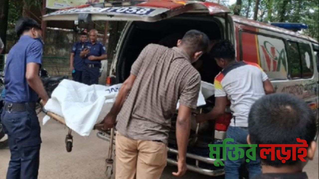 মেয়েকে উত্ত্যক্ত করার জেরে এক ঘুষিতেই প্রাণ গেলো বাবার