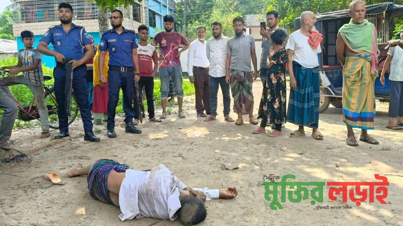 কালীগঞ্জে কিশোরীকে ধর্ষণ চেষ্টার অভিযোগে আটক যুবককে গণপিটুনির পর পুলিশে সোপর্দ