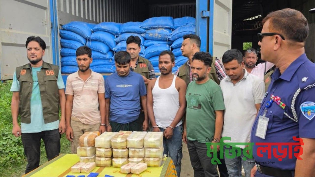 কুমিল্লায় প্রাইভেট কার ও কাভার্ডভ্যান সহ এক লক্ষ ষাট  হাজার পিস ইয়াবা ট্যাবলেট উদ্ধার।