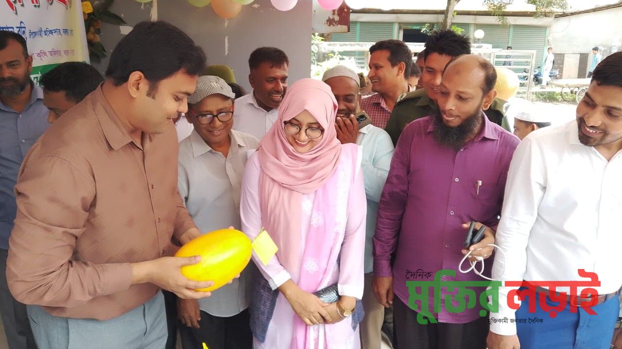 বরুড়া জাতীয় ফলজ মেলা অনুষ্ঠিত 