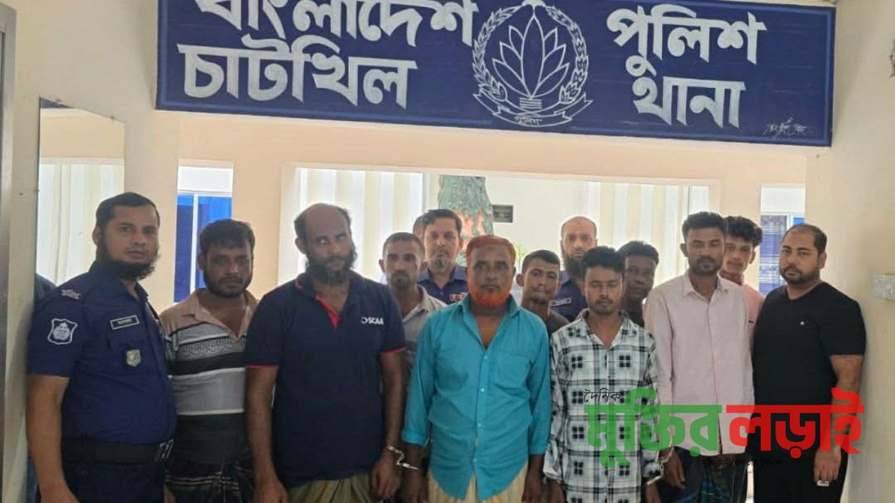 নোয়াখালীতে থাইল্যান্ডি জুয়ার আসর থেকে গ্রেপ্তার - ১০