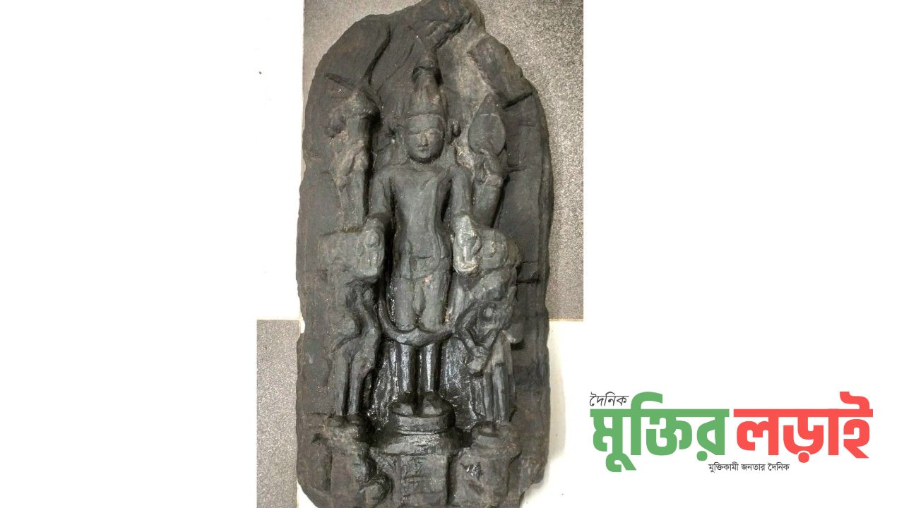 রাণীনগরে কষ্টিপাথরের বিষ্ণু মূর্তি উদ্ধার