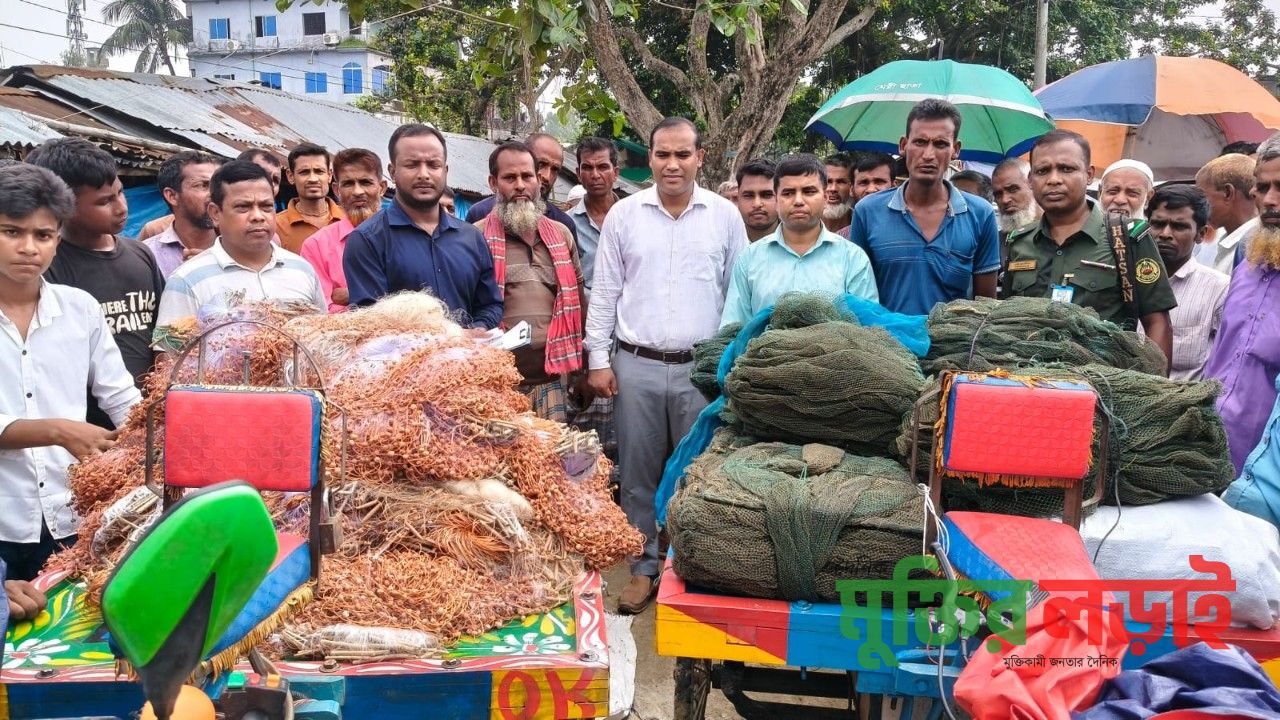 রাণীনগরে ১০ হাজার মিটার নিষিদ্ধ জাল জব্দ, দুই বিক্রেতাকে জরিমানা