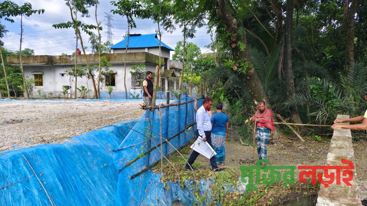 শাহরাস্তিতে সরকারি খাল ভরাটের দায়ে ২০ হাজার টাকা অর্থদণ্ড
