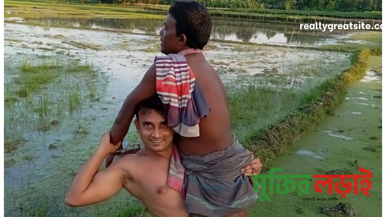 কৃষক সেজে ফসলের মাঠে অভিযান, নাচোলে ২ সাজাপ্রাপ্ত পলাতক আসামি গ্রেফতার