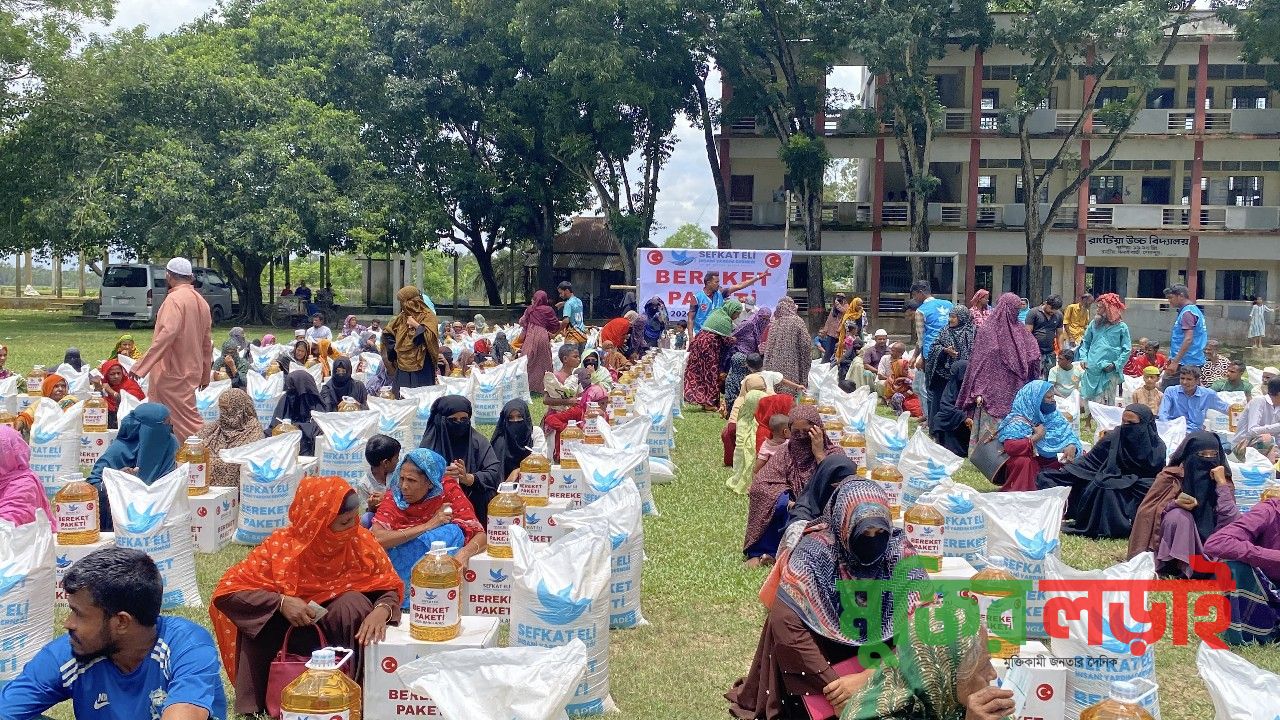 ঝিনাইগাতীতে বন্যাদুর্গত ২৫০ পরিবারের মাঝে খাদ্য সহায়তা বিতরণ 