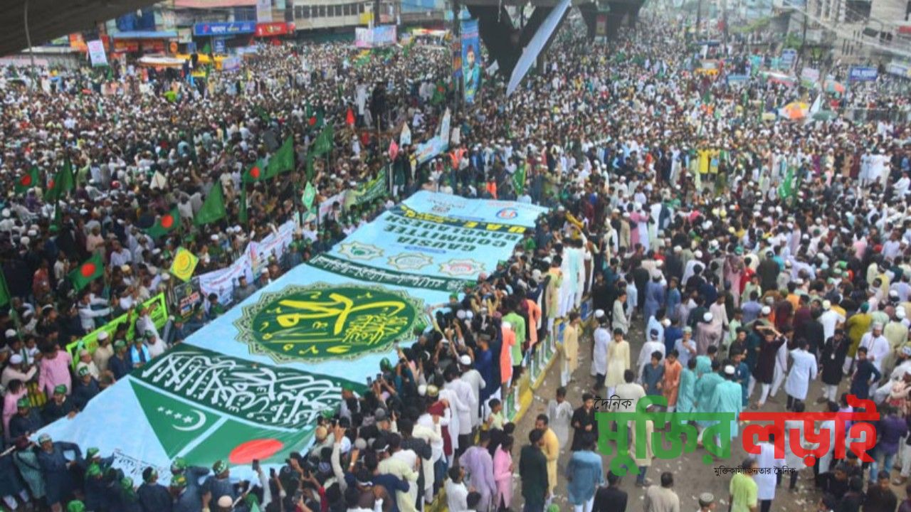 লাখো মানুষের ঢলে মুখর চট্টগ্রাম, শুরু হলো ৫৫তম জশনে জুলুস