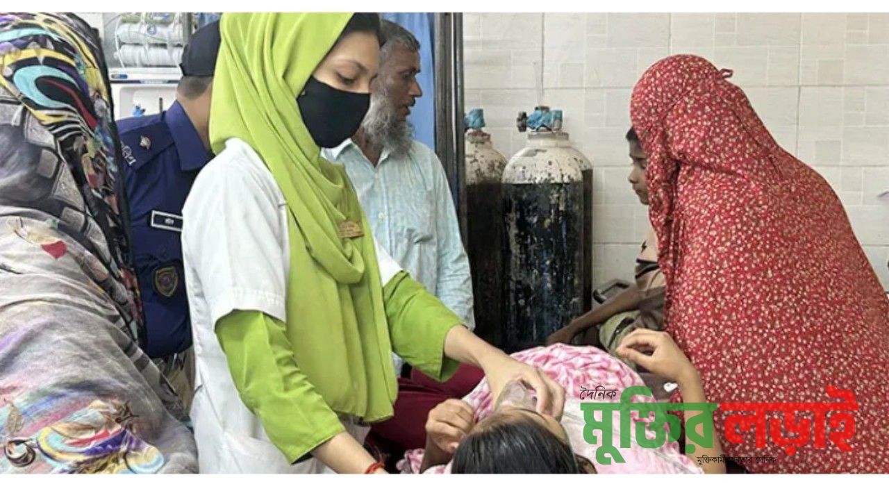 স্কুল ফিডিংয়ের পাউরুটি-ডিম খেয়ে হাসপাতালে ৯ শিক্ষার্থী