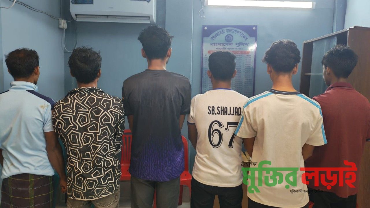 রাতে ঘোরাফেরা, ৬ কিশোর আটক