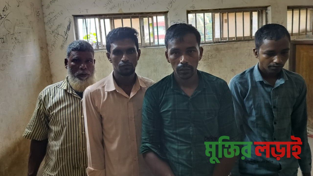নোয়াখালীতে ডাকাতির প্রস্তুতিকালে গ্রেপ্তার -৬