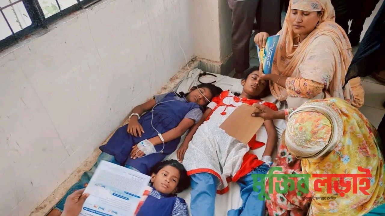 মিড ডে মিলের দুধ খেয়ে হাসপাতালে ৩টি স্কুলের ৩৬ শিক্ষার্থী