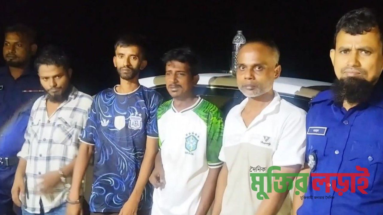 কটিয়াদীতে মাদকসহ ৪ কারবারি আটক